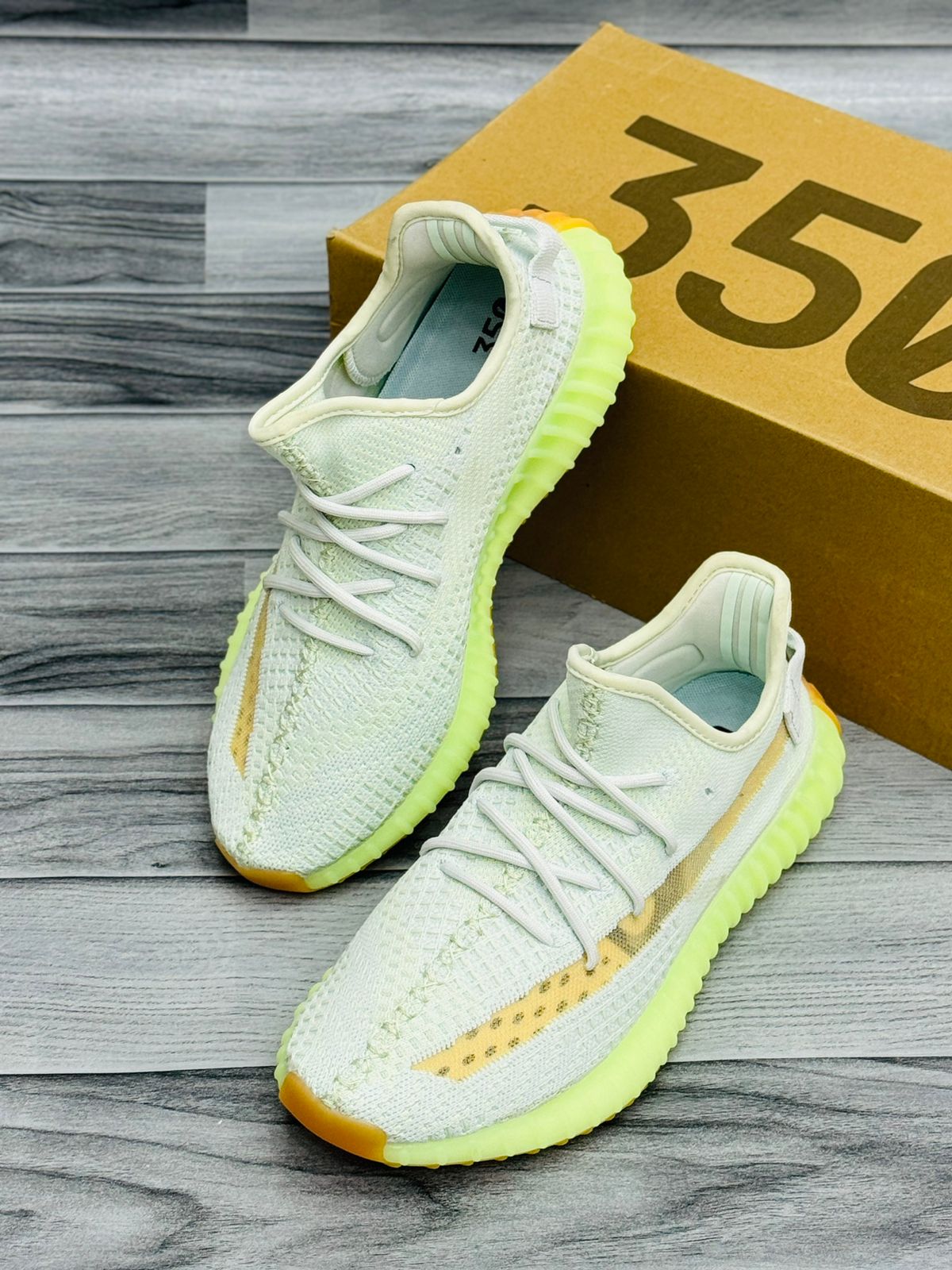 Adidas Yeezy 350 V2