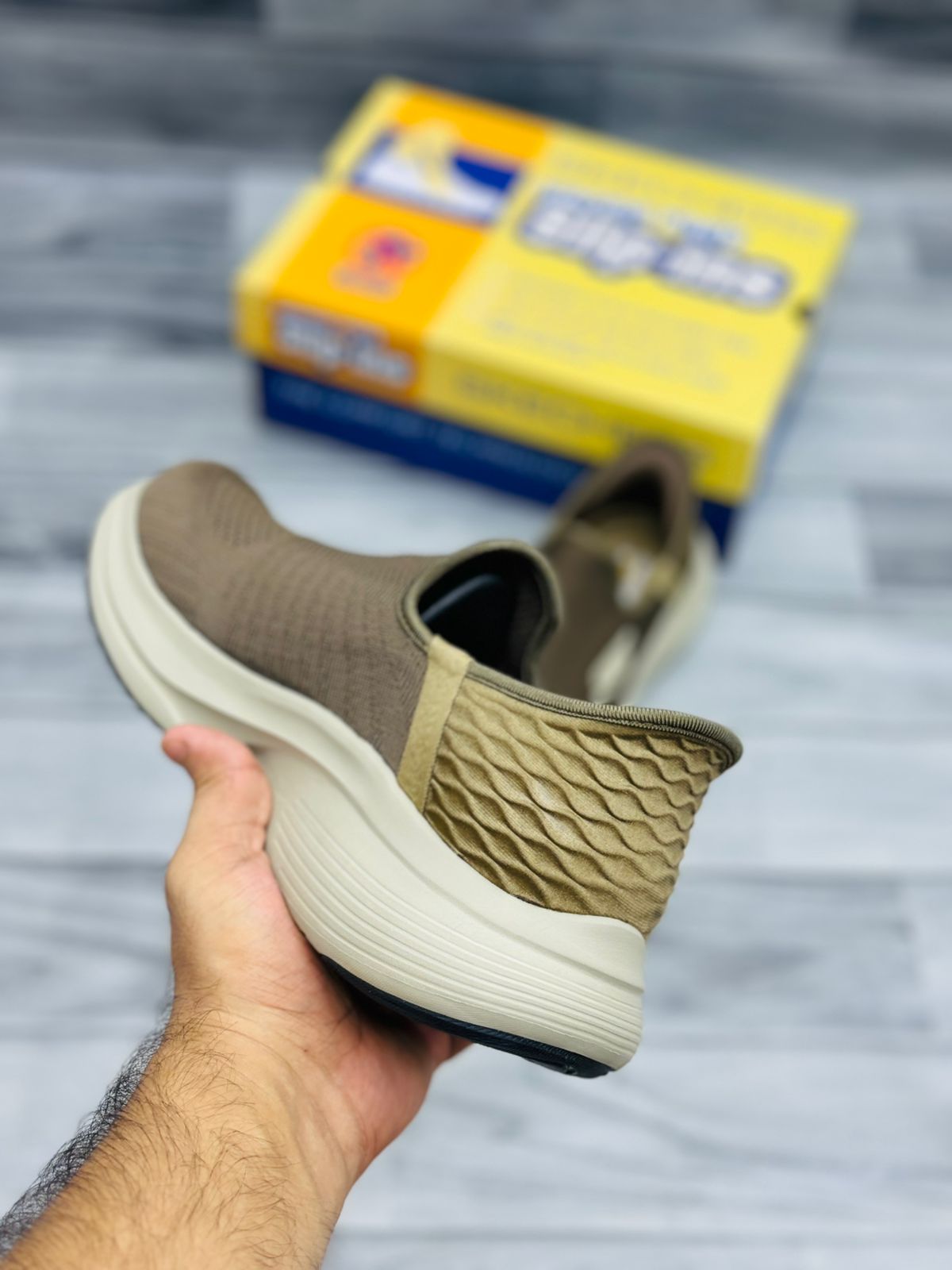 SKECHERS