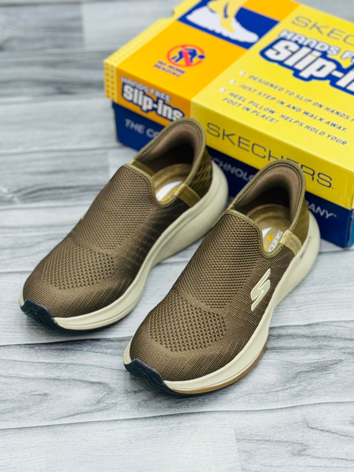 SKECHERS