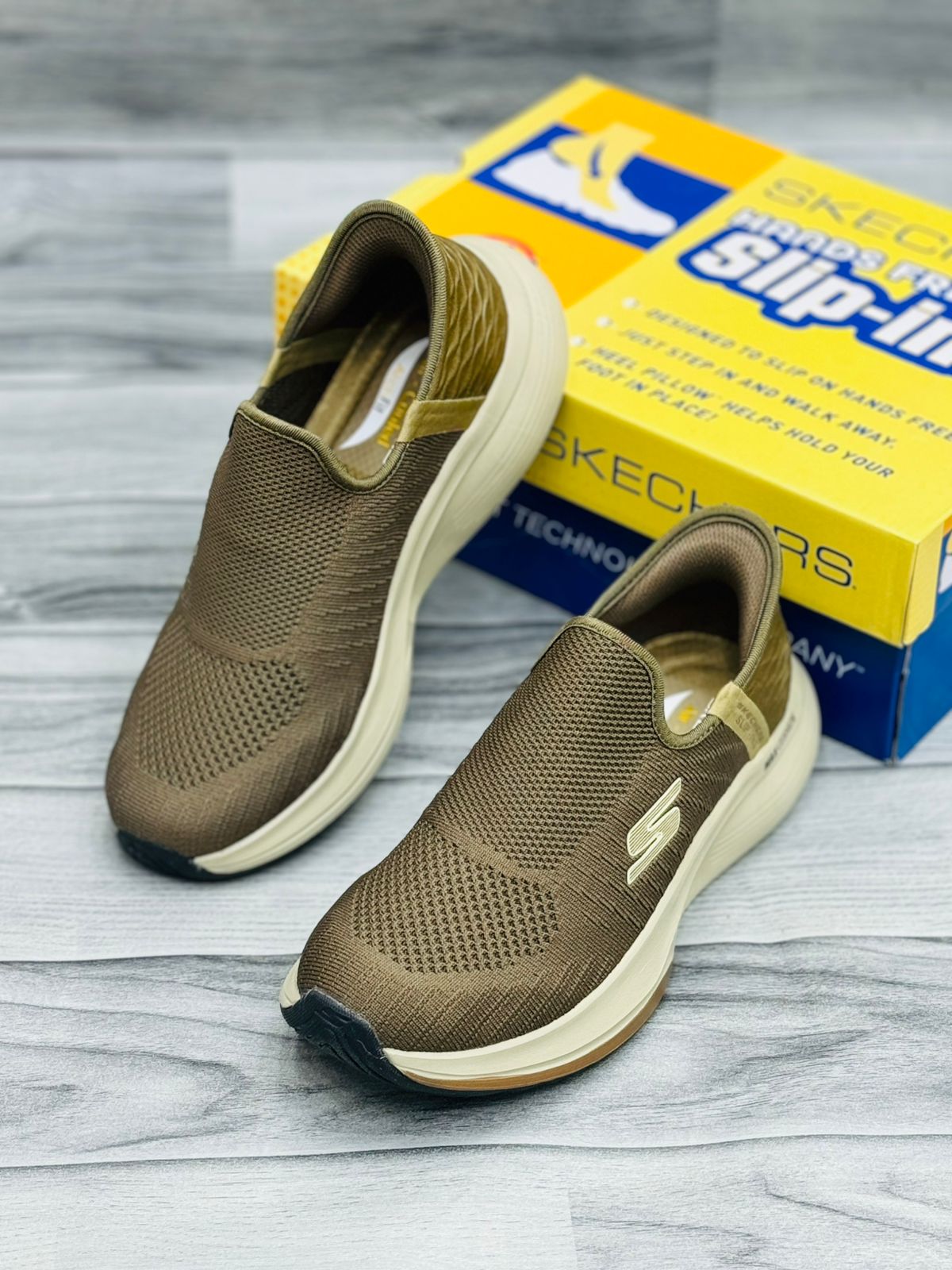 SKECHERS