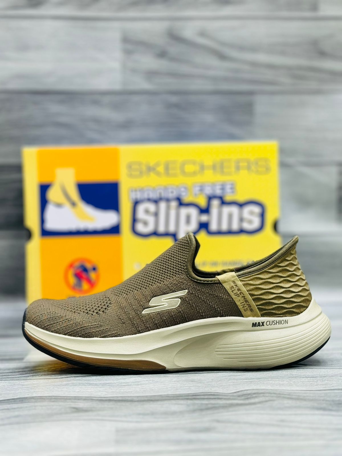 SKECHERS
